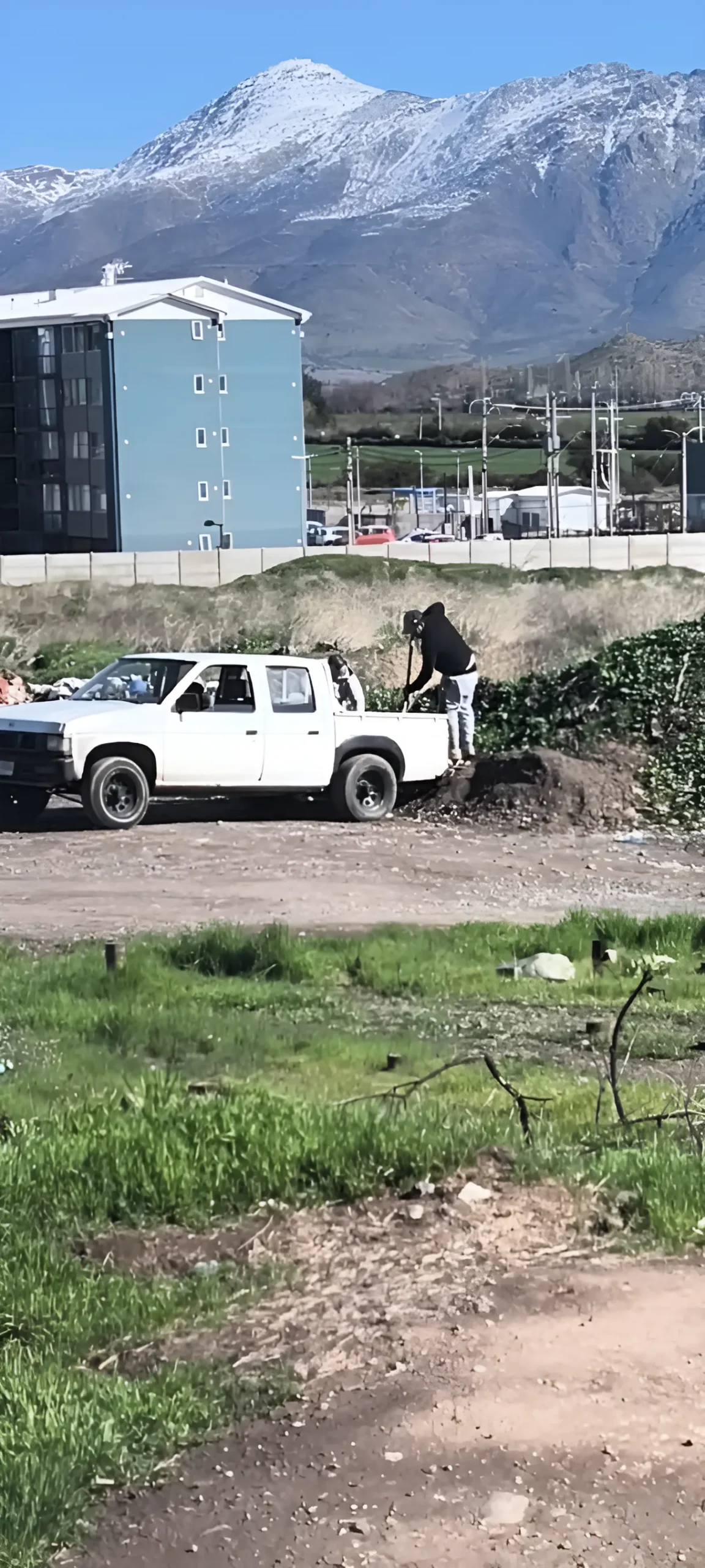 LOS ANDES: Vecinos de Lomas de Santa Rosa piden que no se use el sector para botar escombros ni desechos