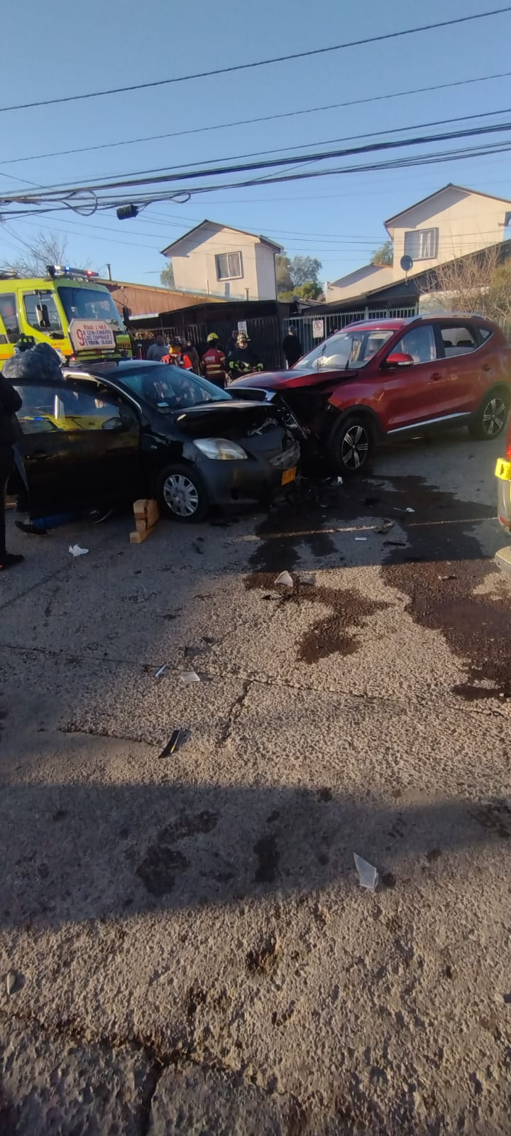 LOS ANDES: COLISIÓN ENTRE COLECTIVO Y AUTO PARTICULAR EN CALLE LOS MORENOS CON IGNACIO CARRERA PINTO