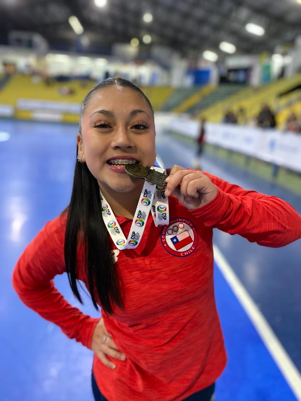 CALLE LARGA: Andina Constanza Gutiérrez se corona campeona sudamericana de patinaje artístico y sueña con llegar al Mundial de China