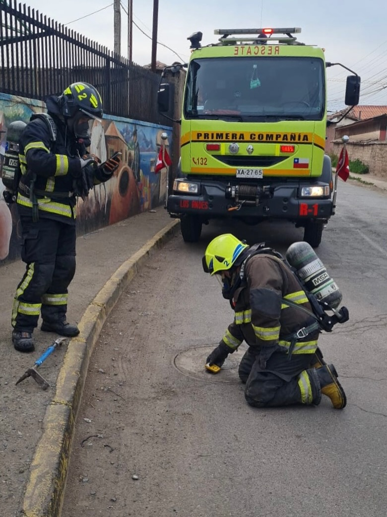 CALLE LARGA: Emergencia Hazmat en Calle Larga: evacuaron jardín infantil por presencia de ácido sulfhídrico