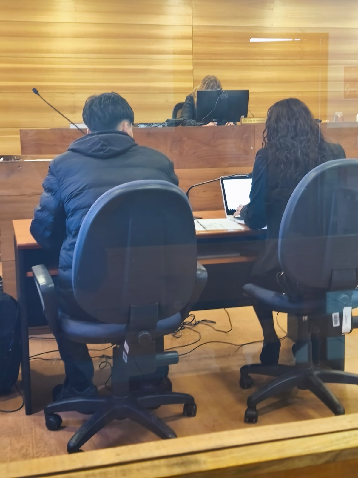 LOS ANDES: Sujeto de 22 años intenta robar casi $200 mil en especies desde supermercado del centro