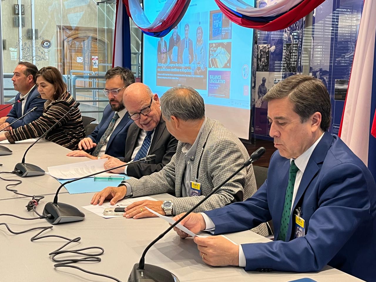 LOS ANDES: Los Andes se suma a propuesta de royalty portuario junto a municipios y parlamentarios
