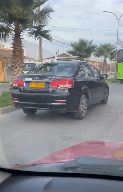 LOS ANDES: Hoy se cumple un mes del robo de un colectivo en Los Andes: dueña sigue sin respuestas