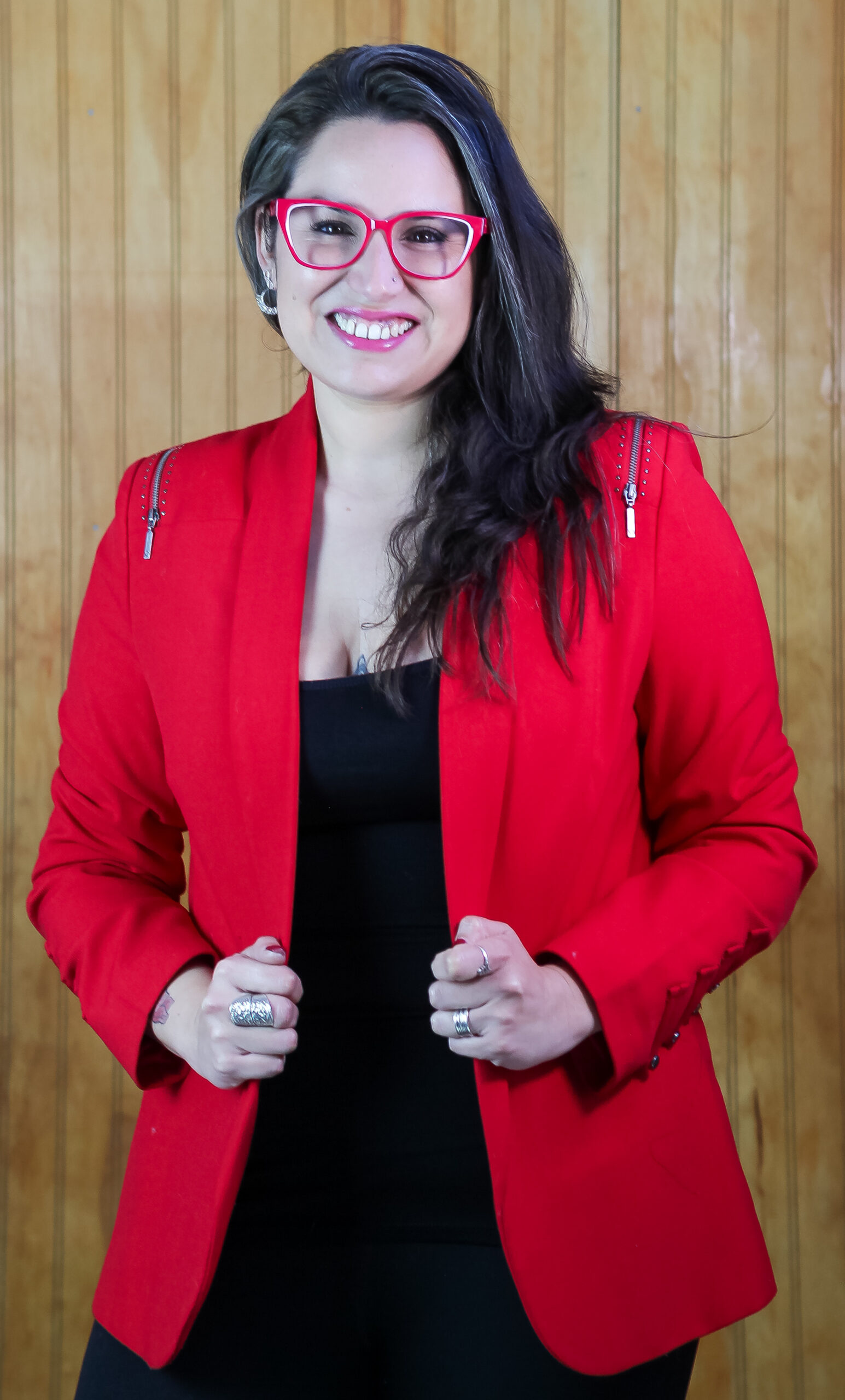 DISTRITO 6: Sofía González inscribió su candidatura a diputada por el distrito 6