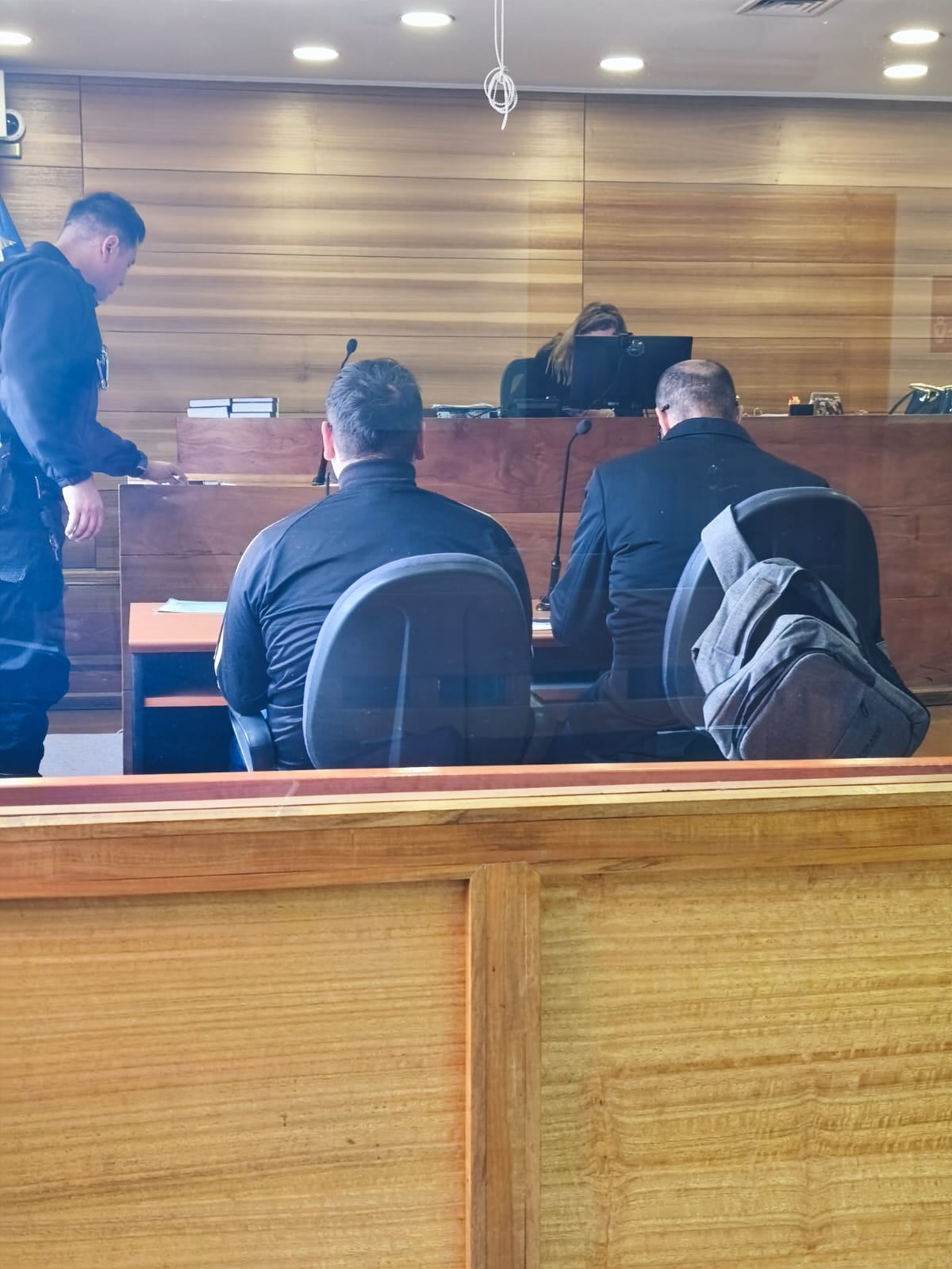CALLE LARGA: Sujeto de 19 años es detenido por Carabineros: iba en moto junto a otra persona y mantenía en su poder una cuchilla