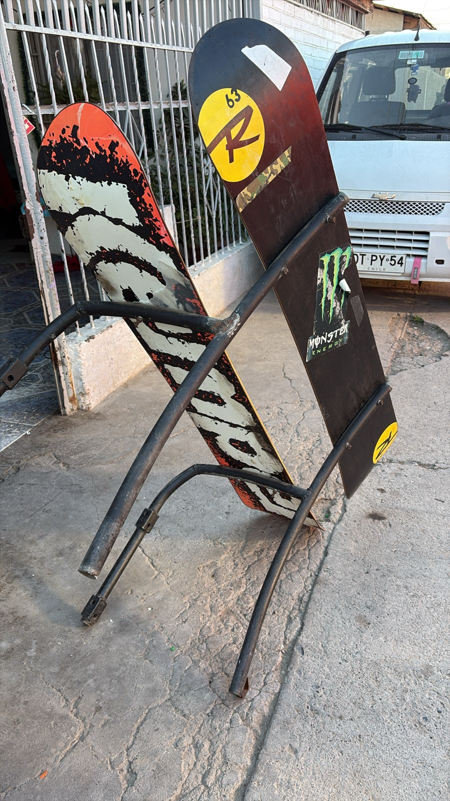 SAN FELIPE: Sujeto fue detenido tras ser sorprendido con banca de tablas de snowboard robada en tienda de San Felipe