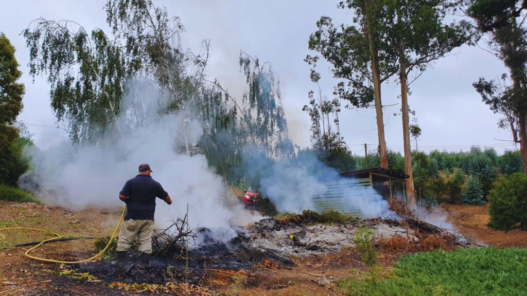 REGIONAL: CONAF prohíbe las quemas agrícolas y forestales en la Región de Valparaíso hasta abril de 2026