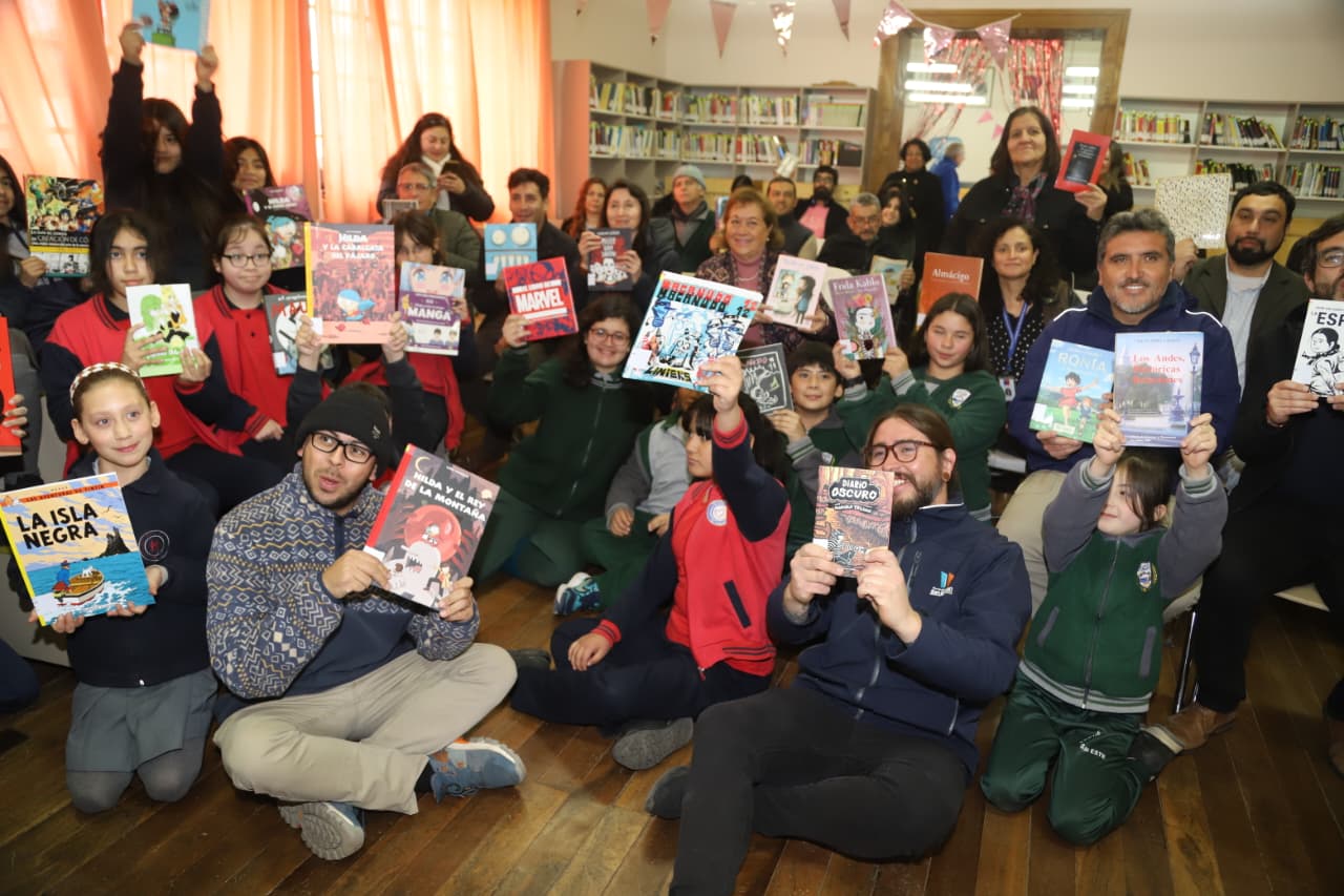 SAN ESTEBAN: Biblioteca Municipal de San Esteban nutre su oferta literaria con comic, historietas y mangas gracias a la obtención de un FONDART