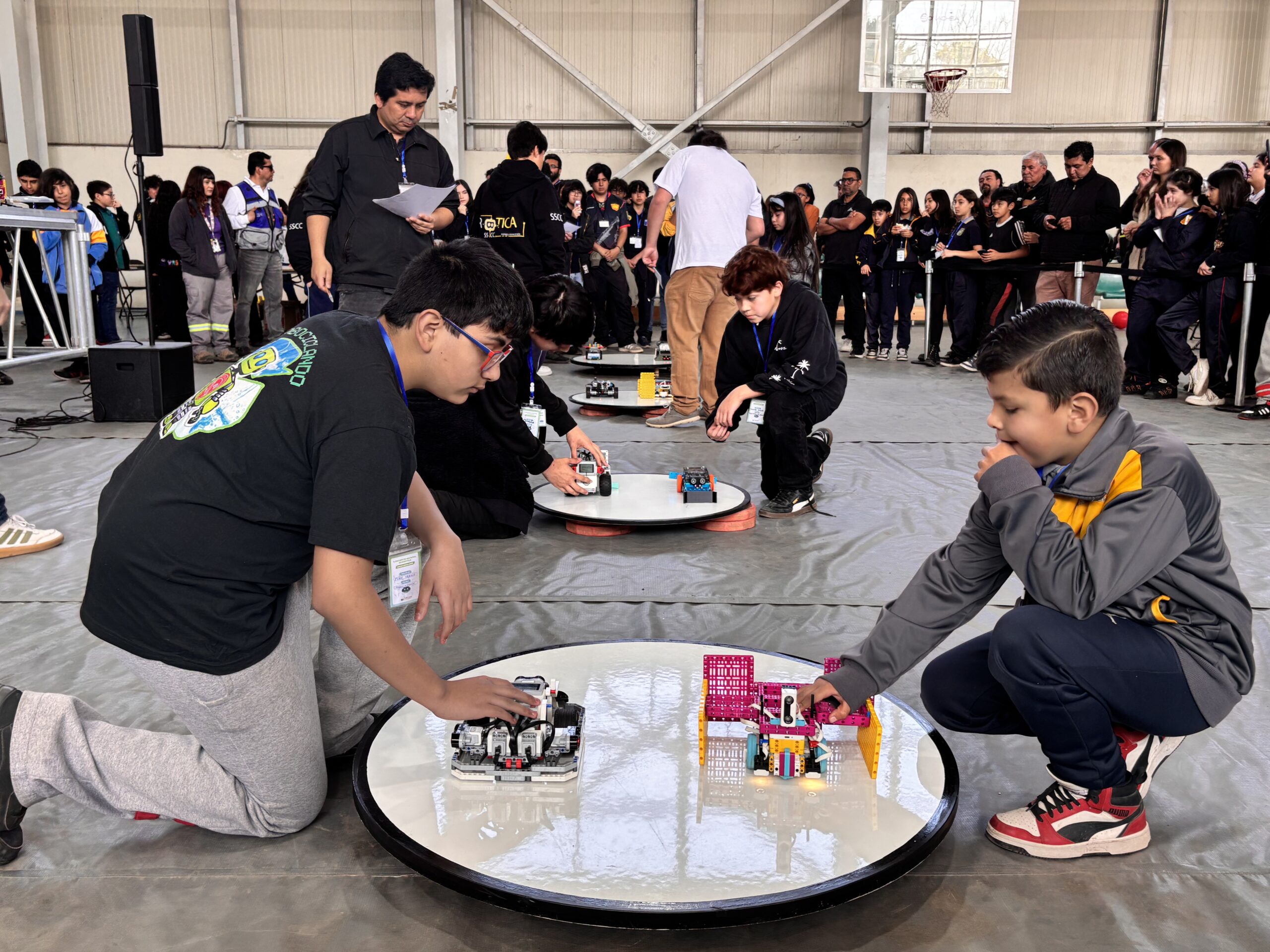 CALLE LARGA: Encuentro Nacional de Robótica de Calle Larga celebró diez años de aprendizaje y sana competencia