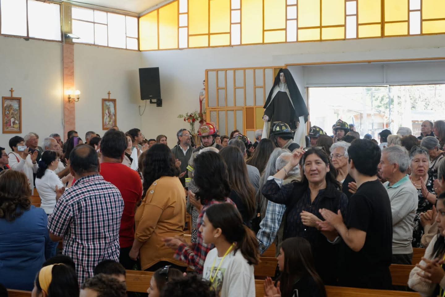 RINCONADA: Parroquia de Rinconada recibió la imagen de Santa Teresita de Los Andes en emotiva ceremonia