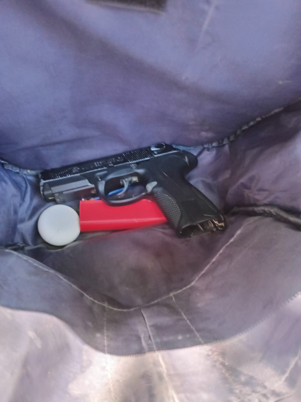 SAN FELIPE: [VIDEO] Carabineros detiene a dos adolescentes mientras manipulaban un arma adaptada para disparo