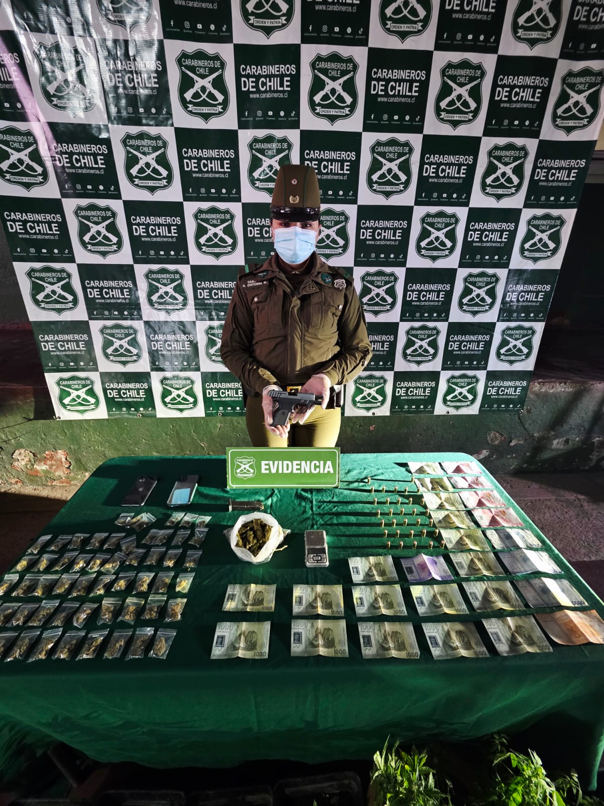 LOS ANDES: [VIDEO] Pareja fue detenida en El Sauce con Porsche robado, marihuana y un arma de fuego