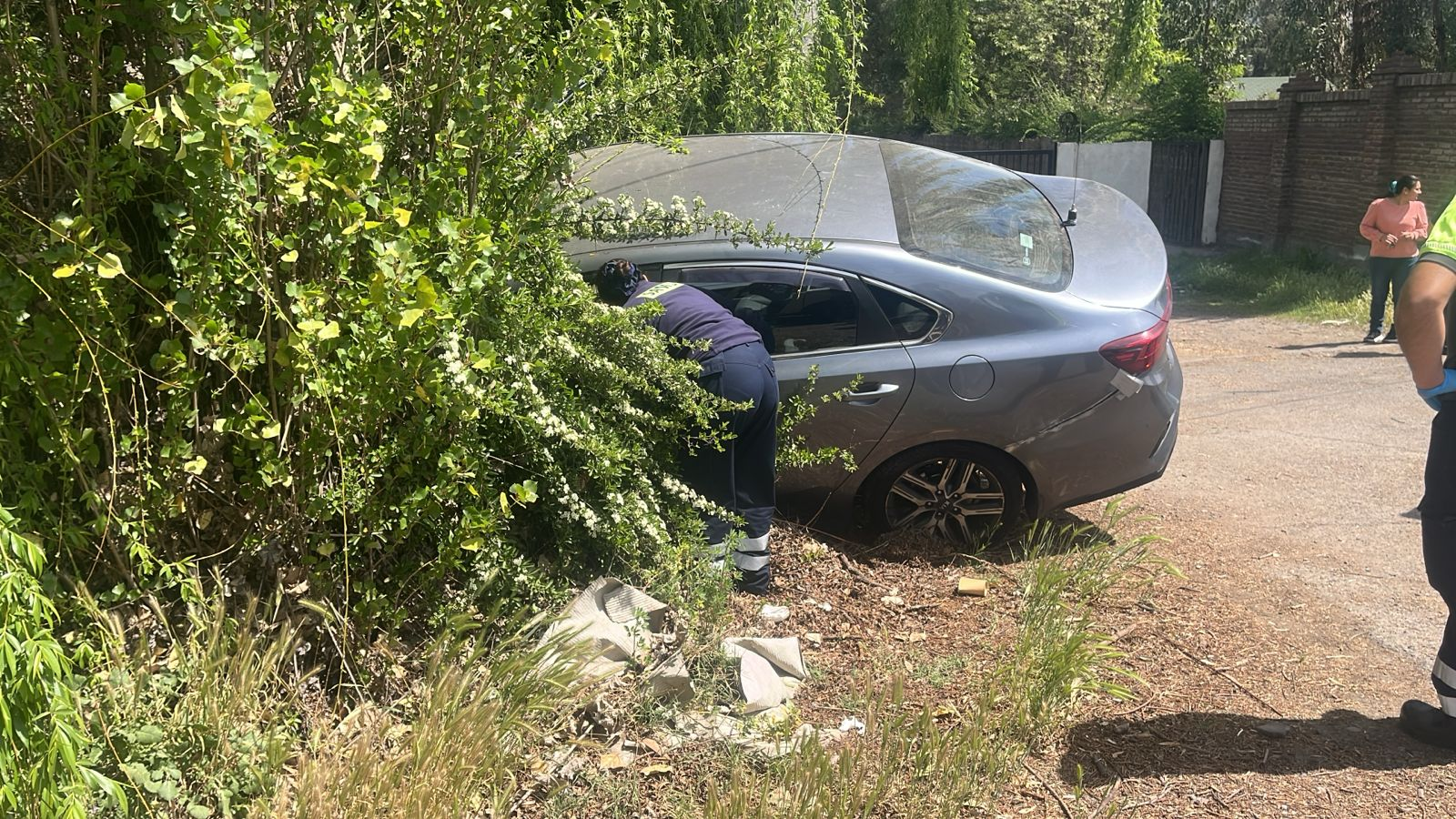RINCONADA: Conductor pierde el control y choca contra cierre perimetral en Carretera San Martín