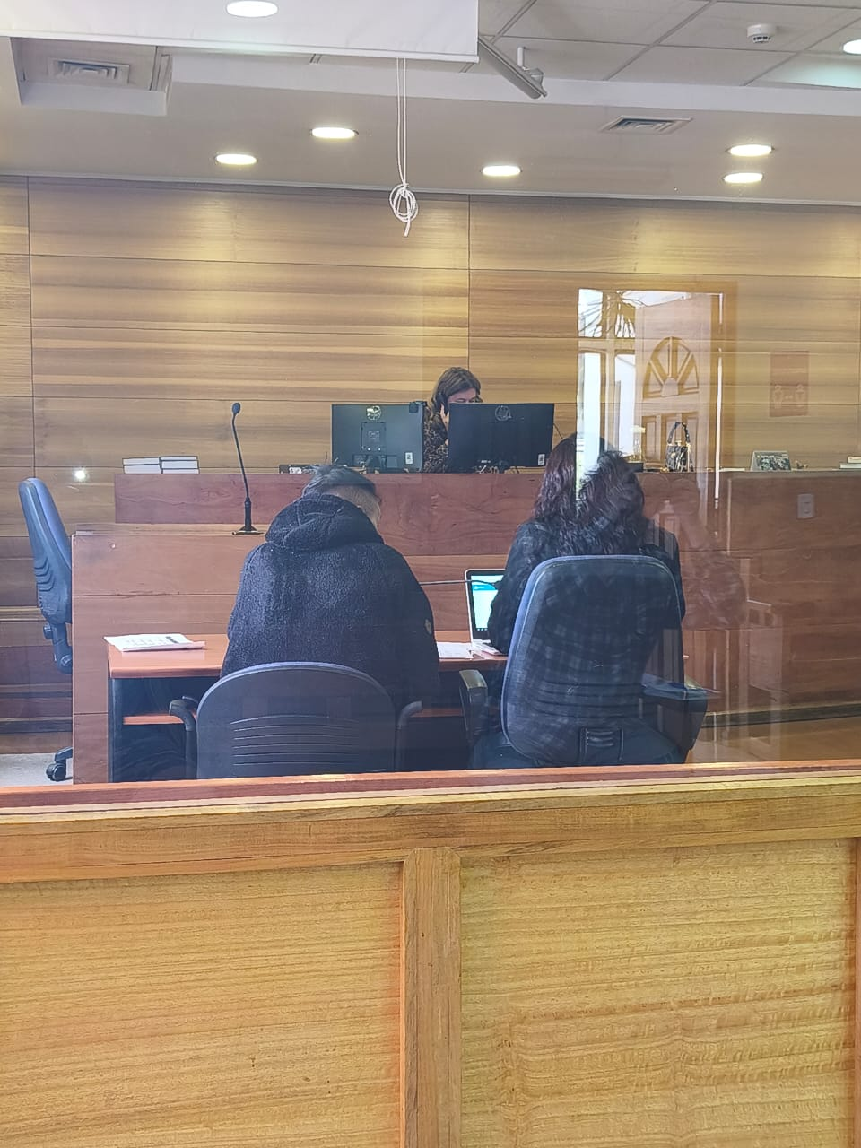 LOS ANDES: Condenan a 122 días de cárcel a hombre que robó, agredió y mordió a guardias en EASY de Los Andes