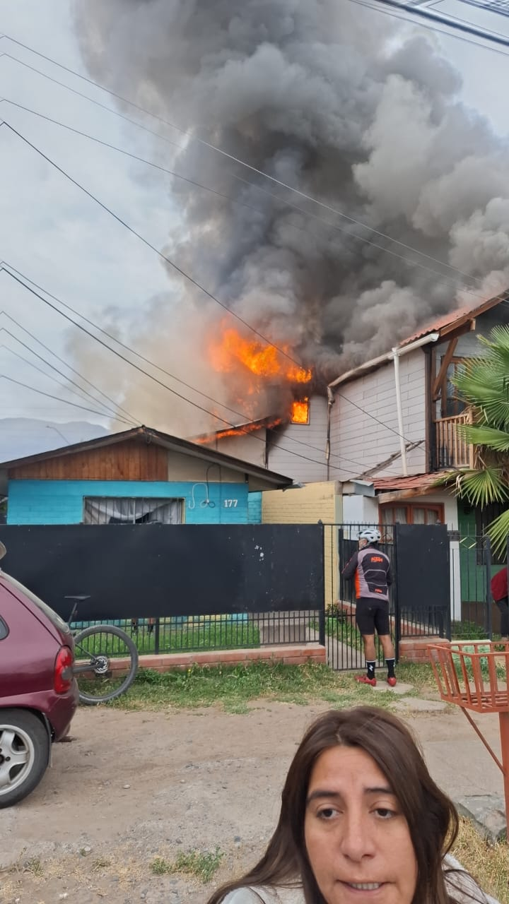 LOS ANDES: Bomberos trabaja en incendio estructural en Villa la Gloria