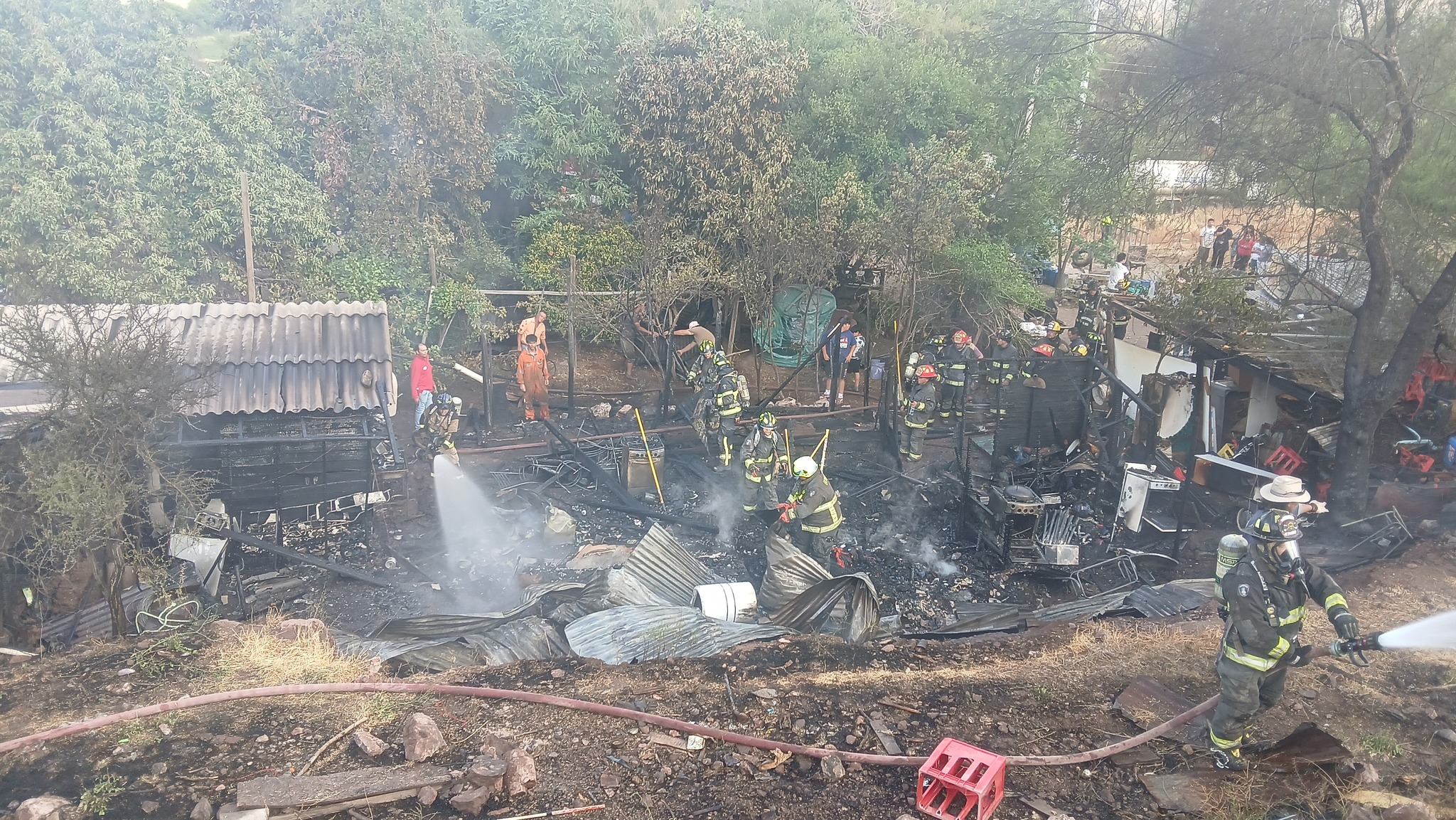 RINCONADA: Incendio en Las Bandurrias deja una vivienda destruida y otra con daños de consideración
