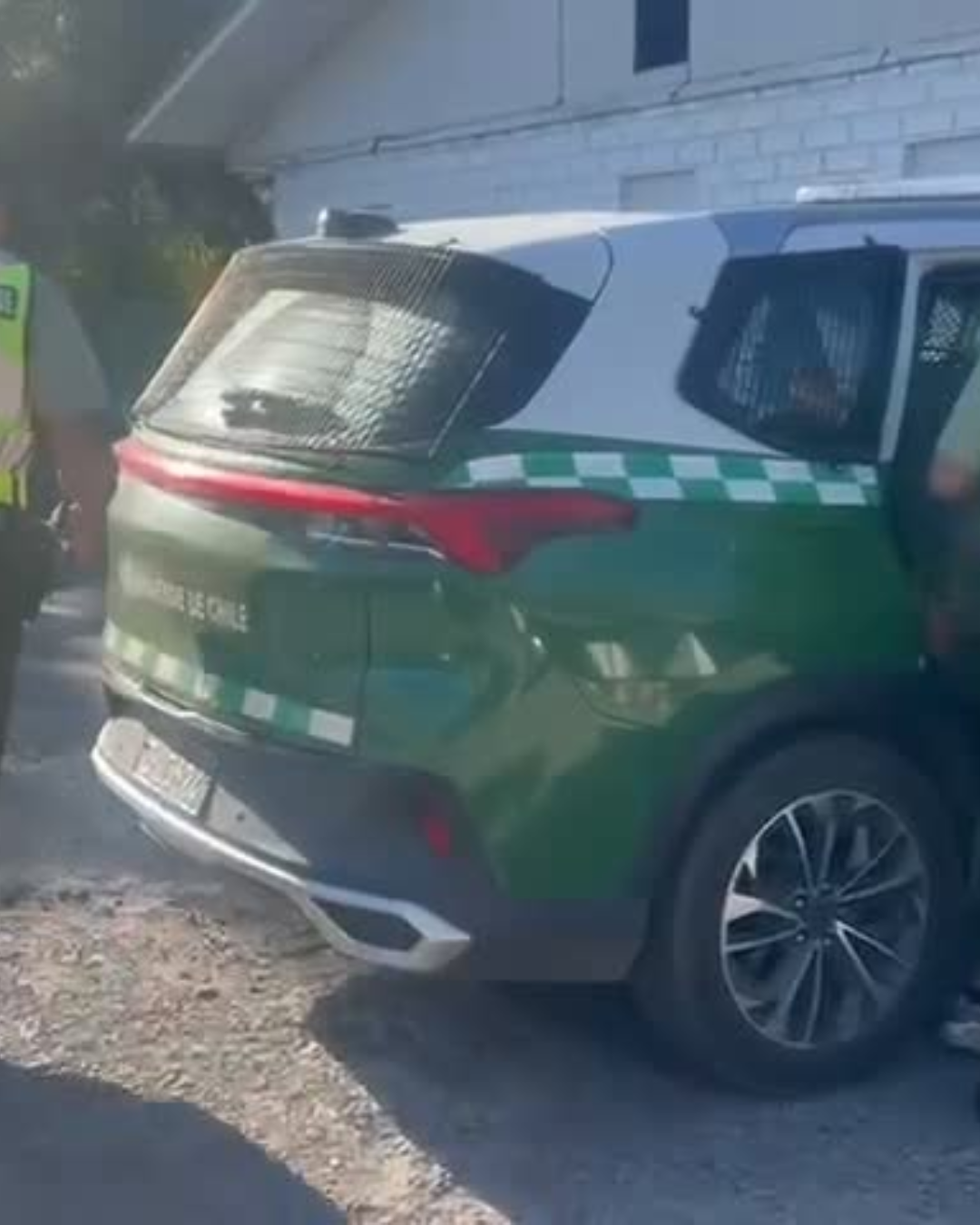 PUTAENDO: [VIDEO] Carabineros detiene a dos sujetos que trasladaban más de 1 kilo de marihuana en vehículo de alta gama