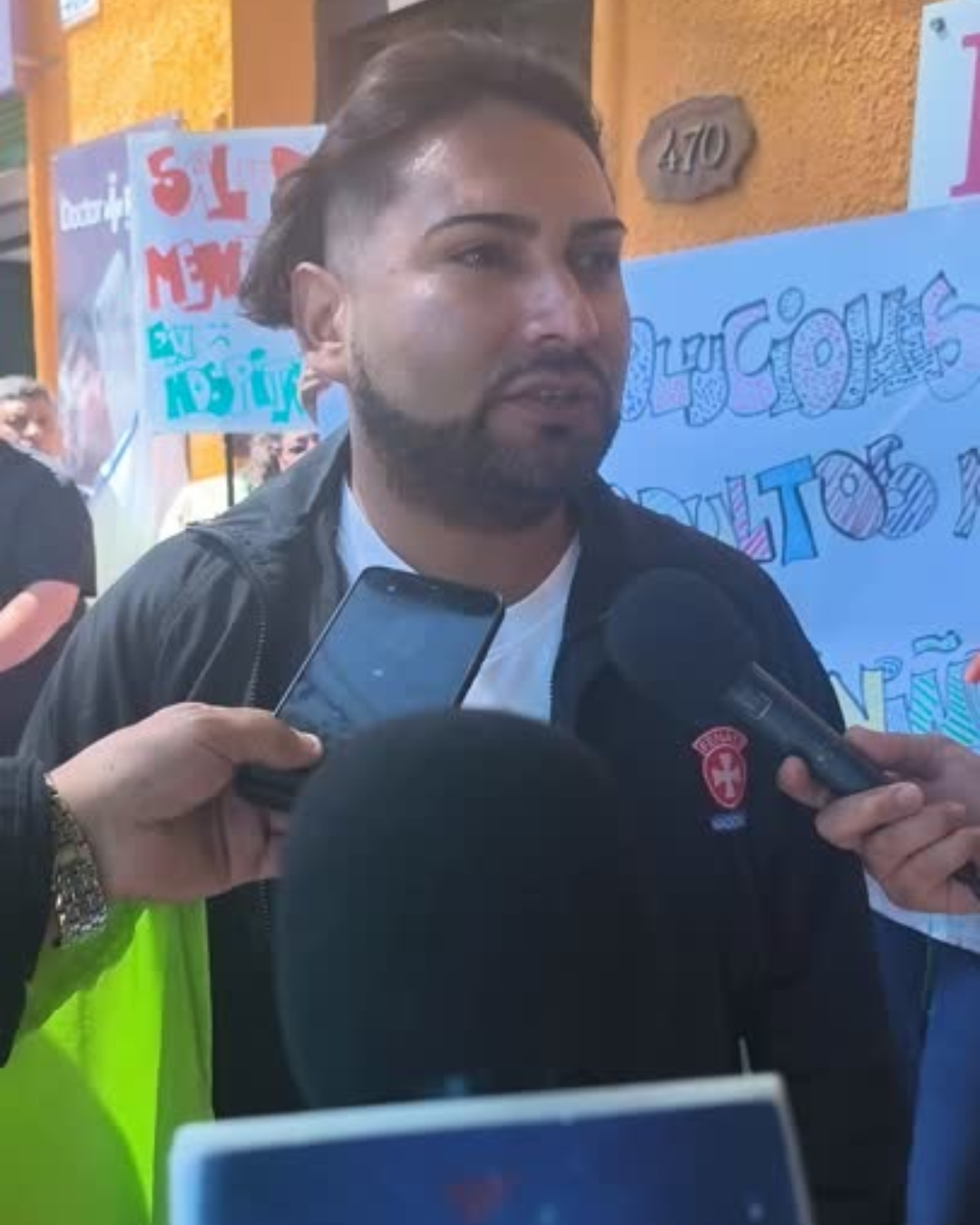 LOS ANDES: [VIDEO] Funcionarios de salud mental marcharon por el centro y se manifestaron en la Delegación Presidencial Provincial