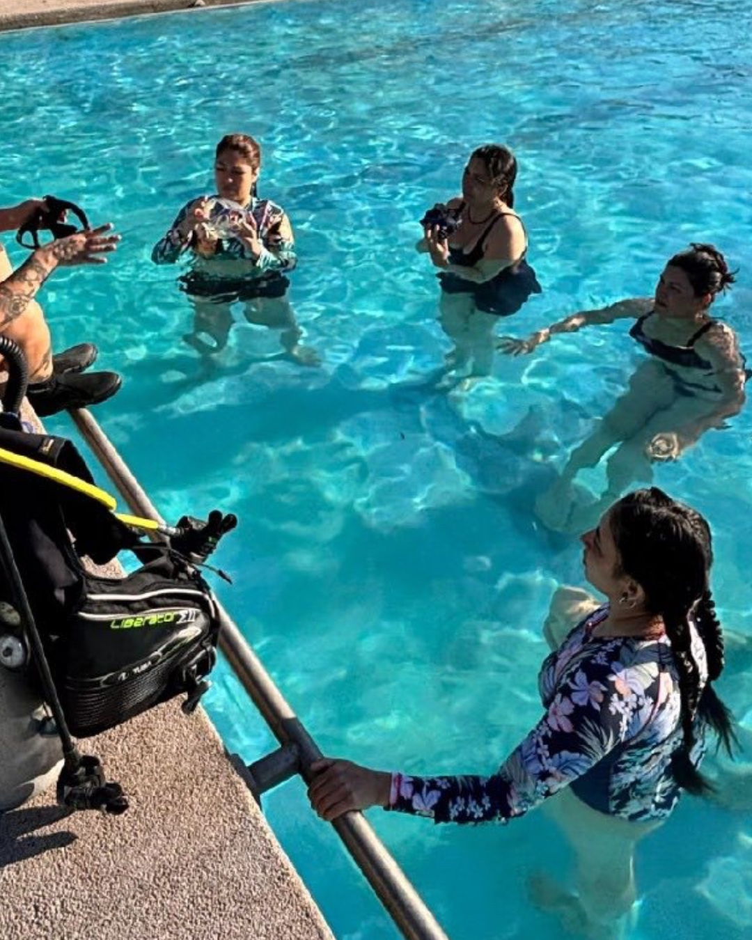 CALLE LARGA: Vecinos de Calle Larga viven jornadas de bautismo de buceo en la Piscina Municipal