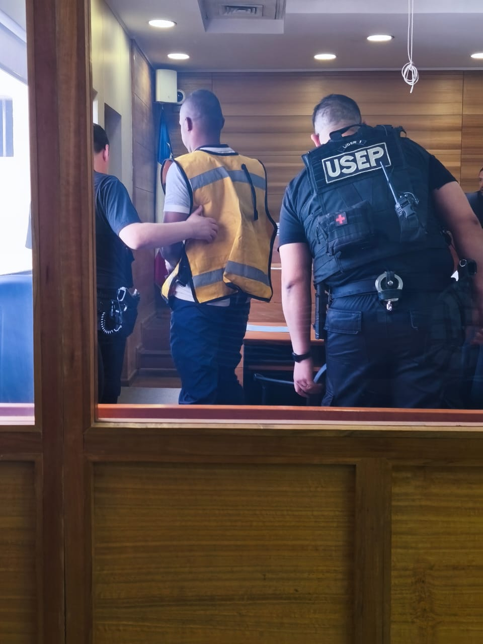 LOS ANDES: Vecinos atrapan a ladrón colombiano que robó parlante y amenazó con “volver a matar” durante fiesta de Halloween