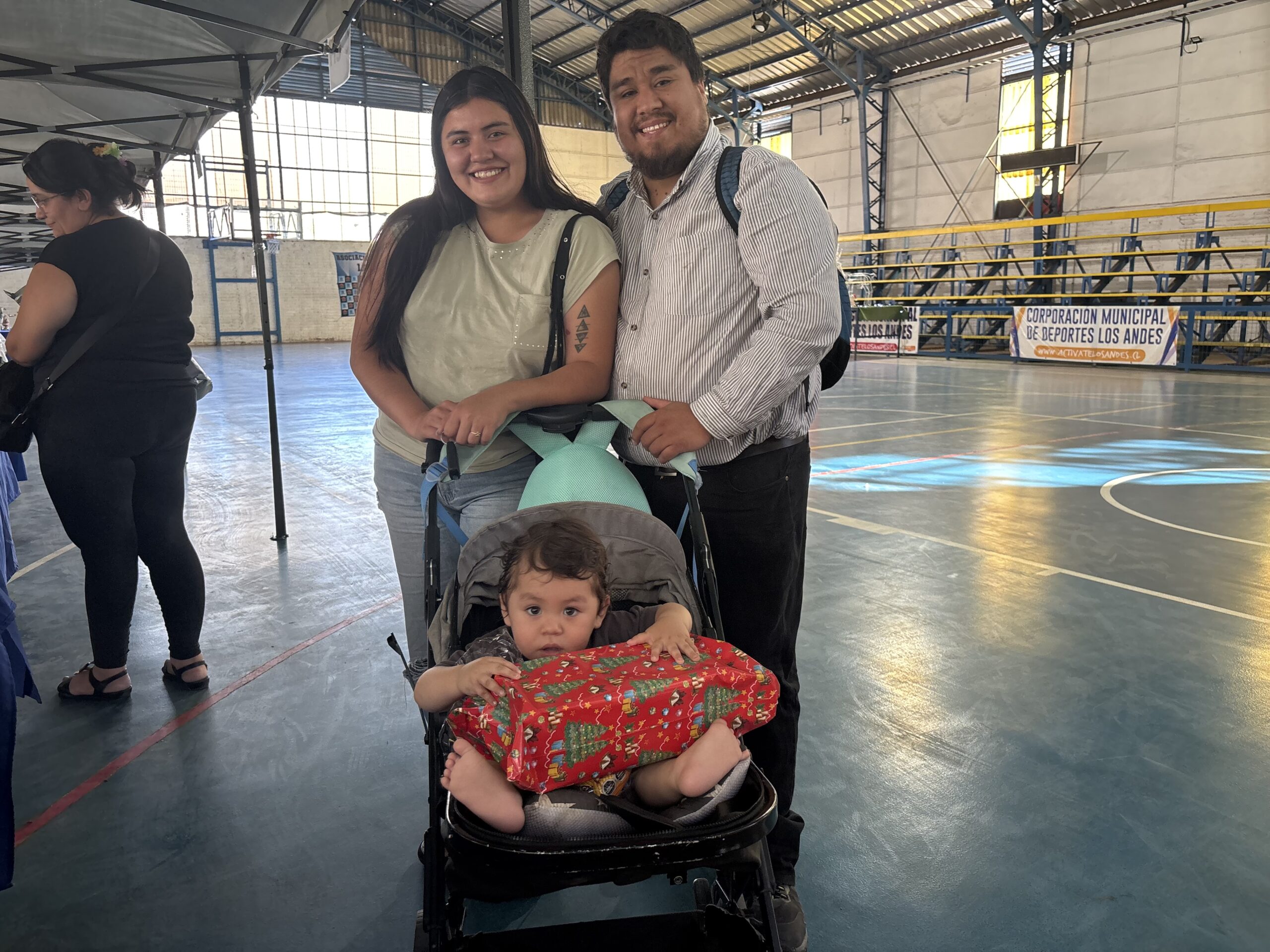 LOS ANDES: Municipalidad de Los Andes realiza exitosa entrega de regalos de Navidad a niños y niñas de la comuna