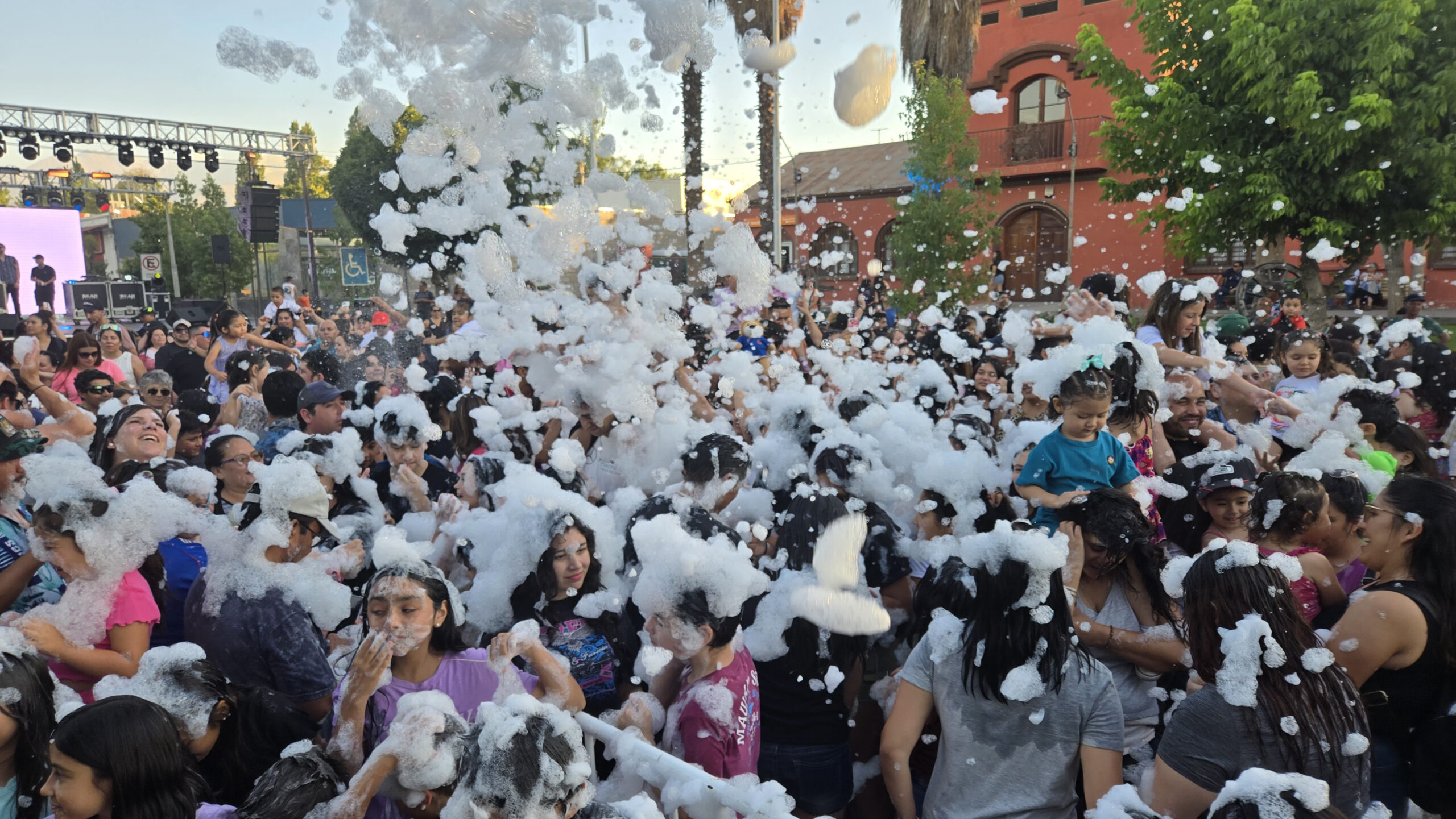 SAN ESTEBAN: Fiesta de la Espuma de San Esteban congregó a cientos de familias en una exitosa jornada de aniversario comunal