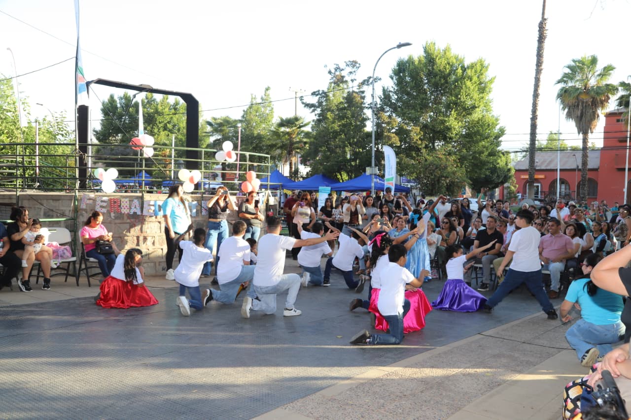 SAN ESTEBAN: Feria Educativa y Cultural reunió a las escuelas de San Esteban en emotiva jornada previa al traspaso al SLEP