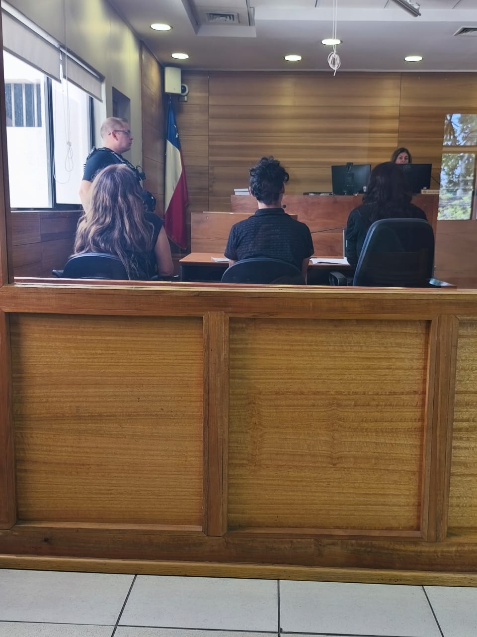 LOS ANDES: Dos detenidos en operativo de la SIP en plaza de Armas: Se incautó marihuana, cigarrillos de contrabando y un cortapluma