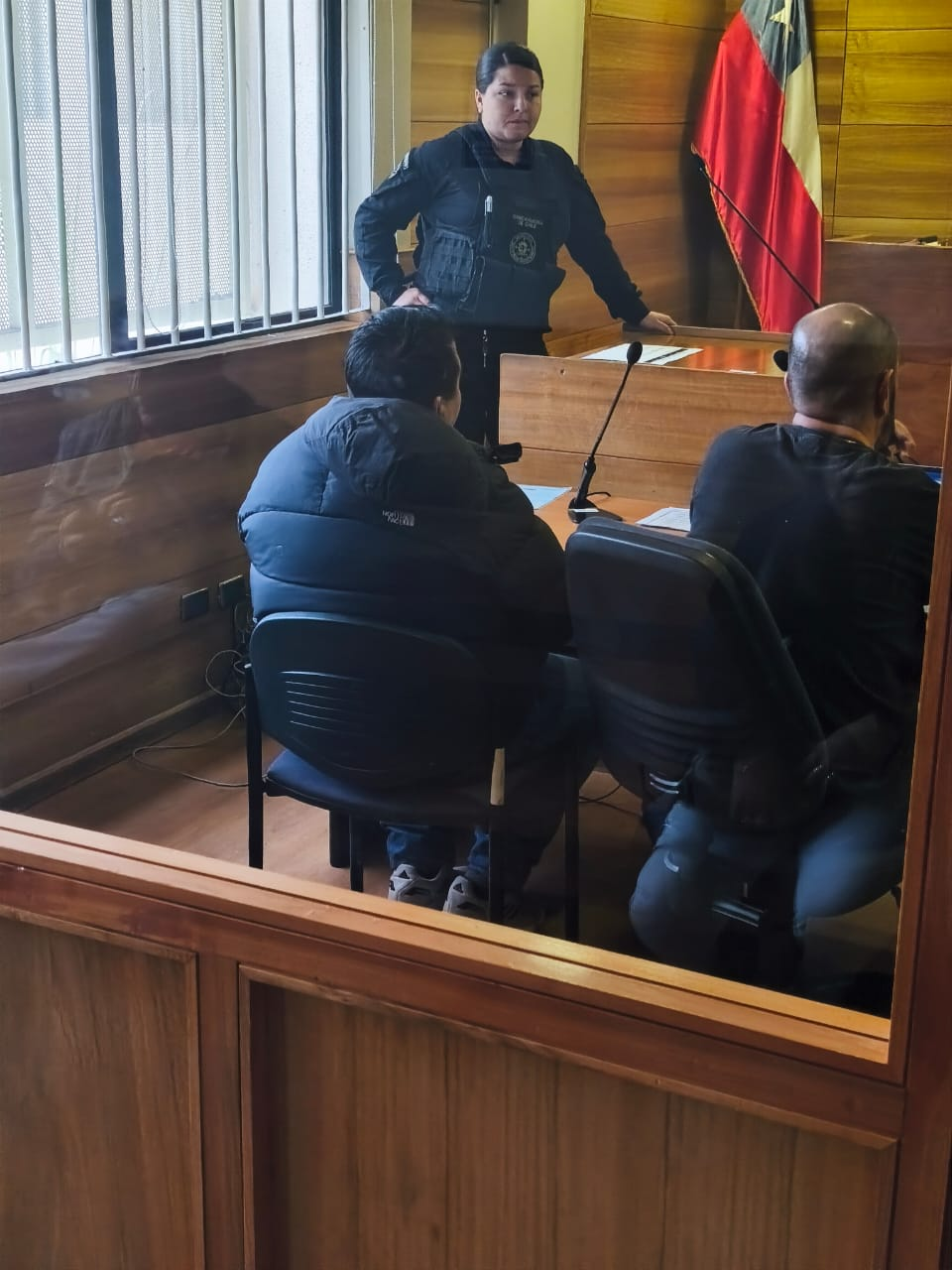 LOS ANDES: La fue a dejar a su trabajo, la agredió, la esperó en carabineros y terminó detenido por violencia intrafamiliar.