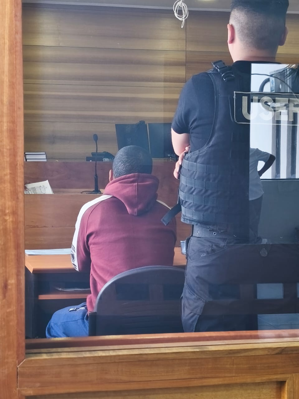 LOS ANDES: Detienen a ciudadano extranjero armado con machete de casi medio metro a pasos de la Tercera Comisaría de Los Andes