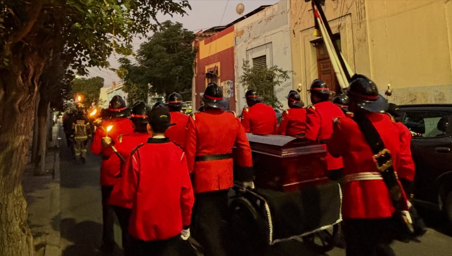 LOS ANDES: Fallece Bombero Insigne y Director Honorario Óscar Contreras Calderón: fue despedido con honores en Los Andes. (FOTOS: Bomba Andes)