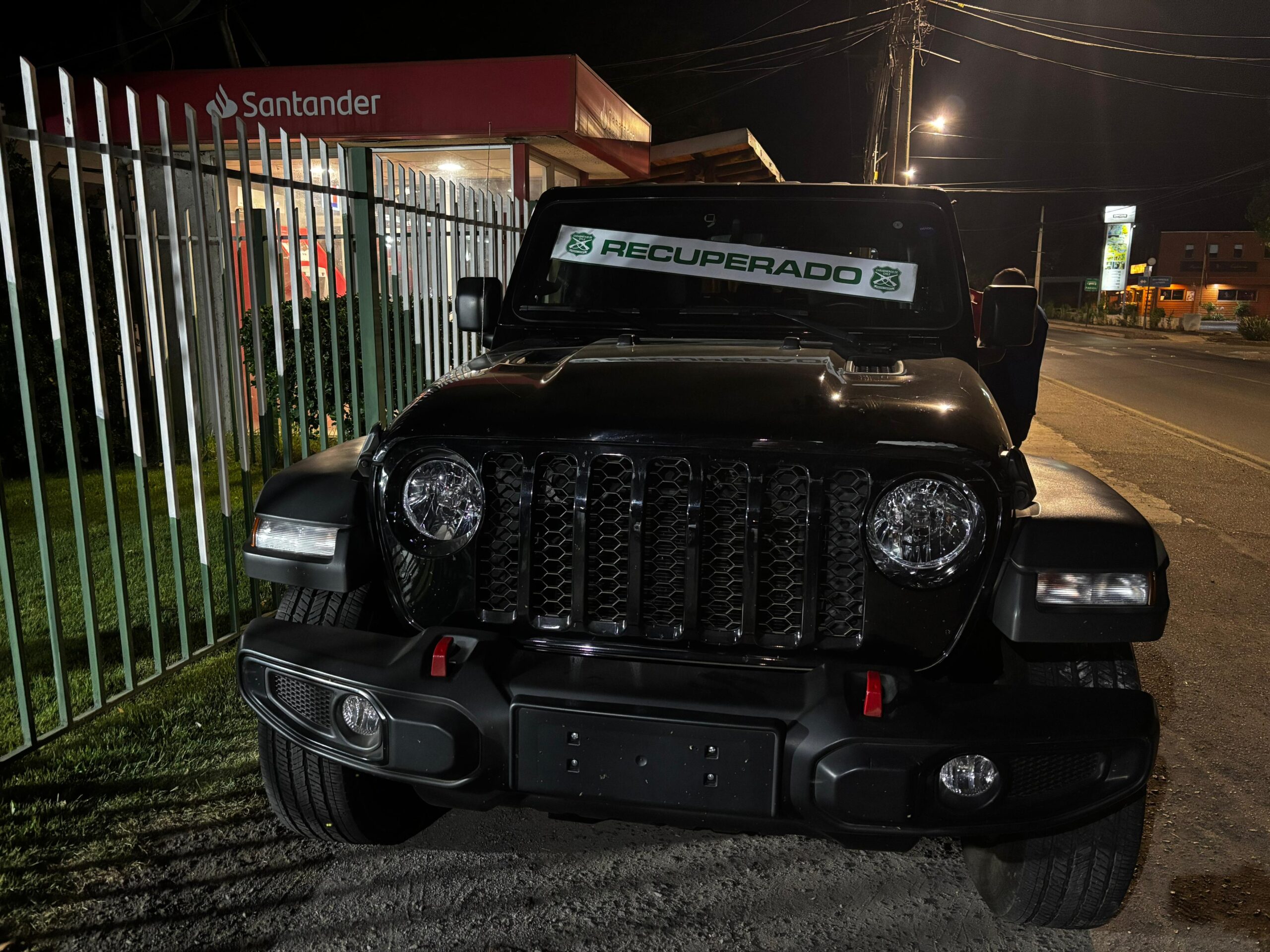 ACONCAGUA: [VIDEO] Menor de 17 años es detenido tras robo de camioneta Jeep avaluada en $43 millones