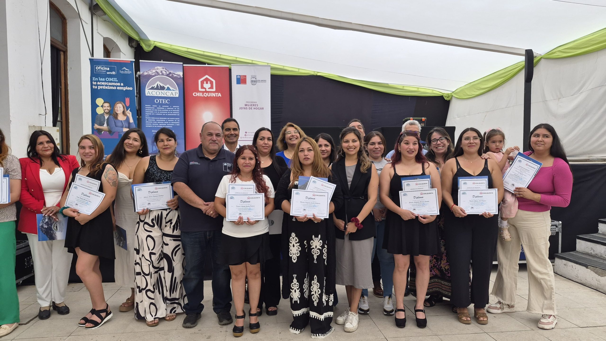 LOS ANDES: 20 mujeres de los andes se certifican en instalación eléctrica domiciliaria y avanzan en su autonomía económica