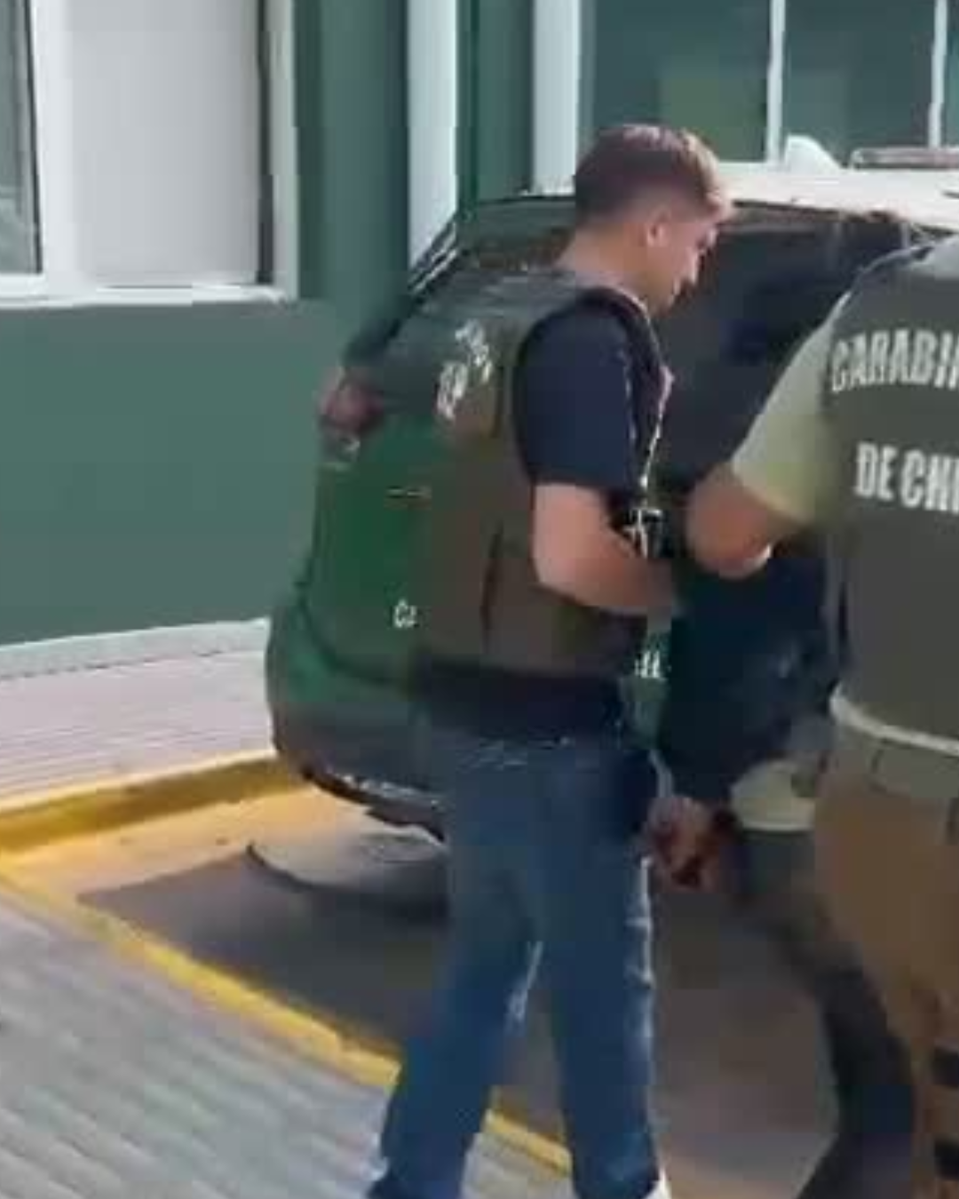 SAN FELIPE: [VIDEO] Sujeto terminó detenido tras devolver patentes robadas: auto tenía encargo por robo