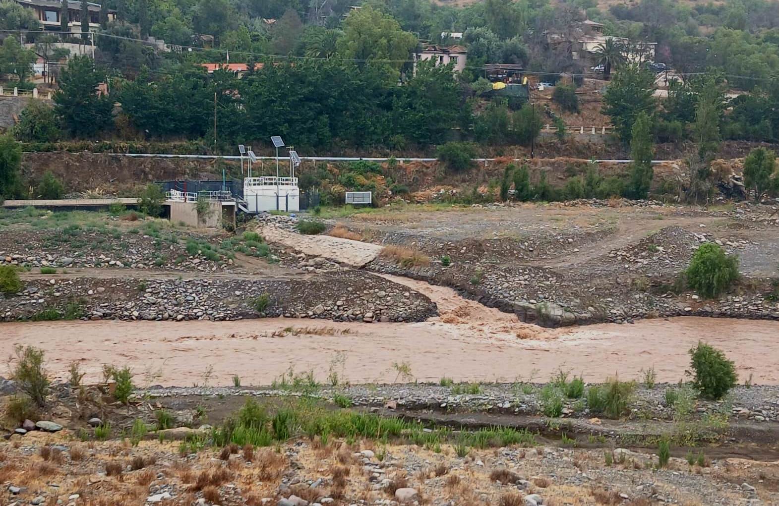 LOS ANDES: Esval activa alerta amarilla en Los Andes por alta turbiedad del río Aconcagua
