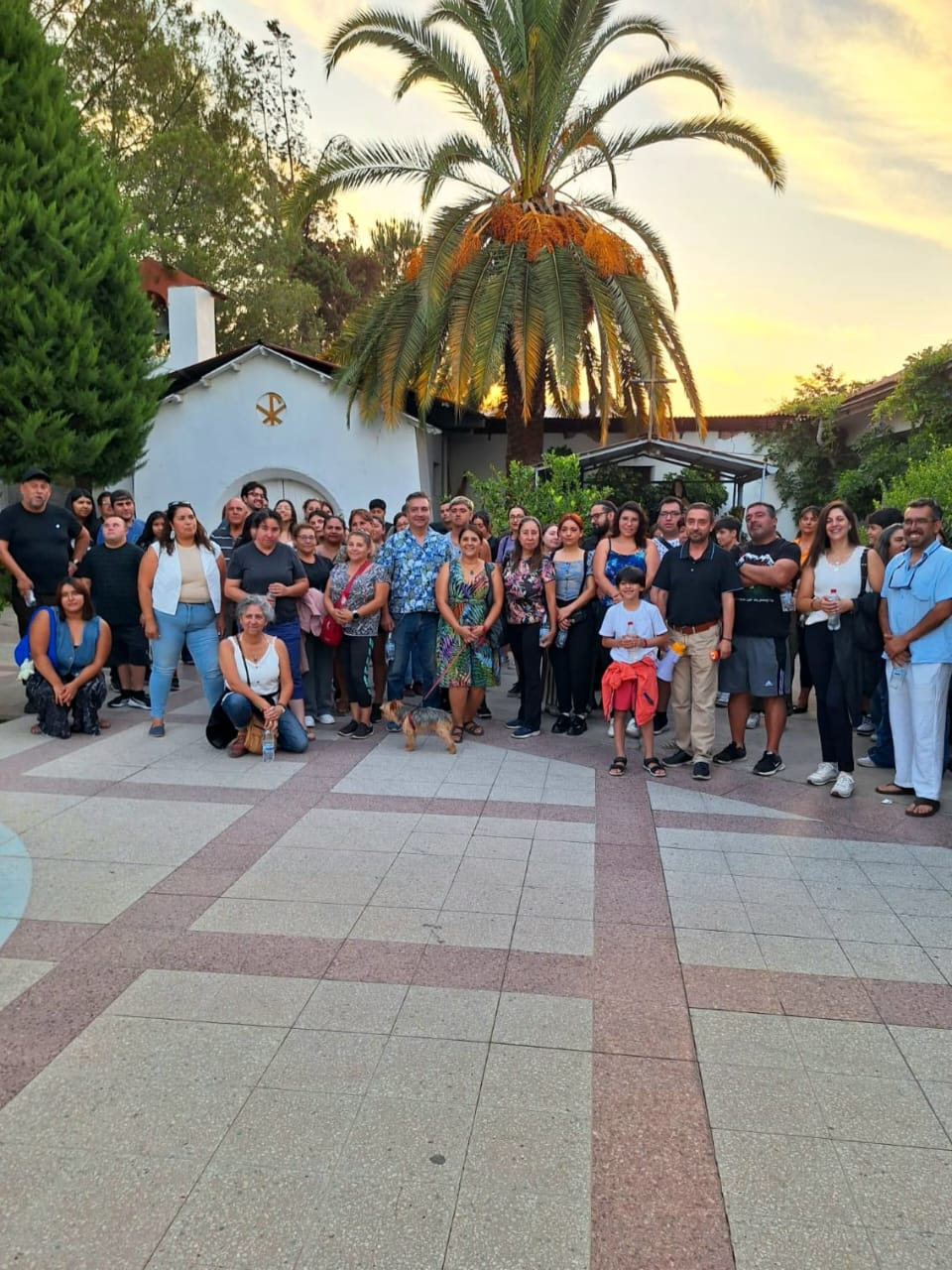 SAN FELIPE: Consejera Regional Maricel Martínez y vecinos realizaron Ruta Patrimonial Nocturna por el Cementerio Municipal de San Felipe