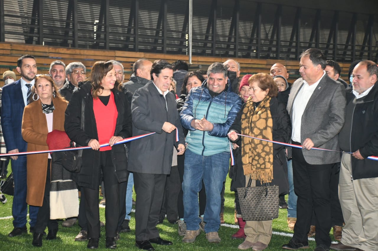 LOS ANDES: Inauguran oficialmente el Estadio Centenario nombrándolo Manuel “Mago” Saavedra 3 LOS ANDES: Inauguran oficialmente el Estadio Centenario nombrándolo Manuel “Mago” Saavedra