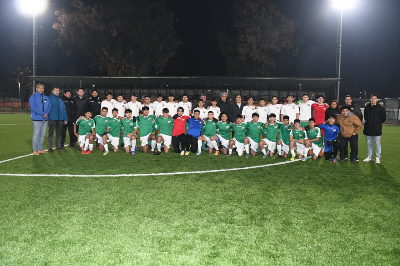 LOS ANDES: Inauguran oficialmente el Estadio Centenario nombrándolo Manuel “Mago” Saavedra 1 LOS ANDES: Inauguran oficialmente el Estadio Centenario nombrándolo Manuel “Mago” Saavedra
