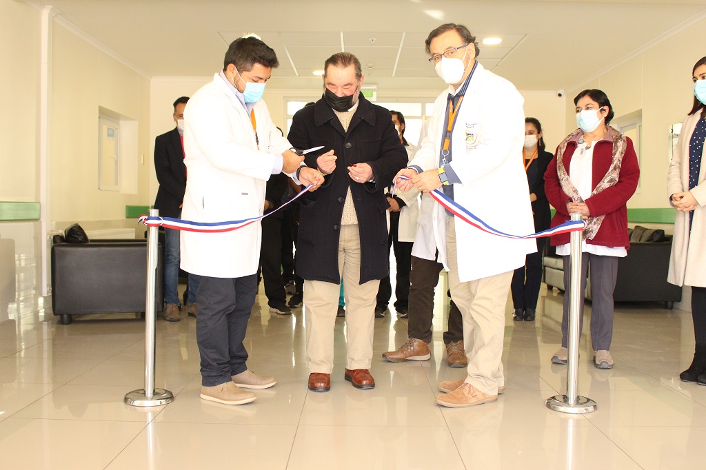 PUTAENDO: Ex Subdirector Médico del Hospital Psiquiátrico Dr. Philippe Pinel donó su biblioteca personal para seguir formando a las nuevas generaciones de funcionarias y funcionarios 1 PUTAENDO: Ex Subdirector Médico del Hospital Psiquiátrico Dr. Philippe Pinel donó su biblioteca personal para seguir formando a las nuevas generaciones de funcionarias y funcionarios