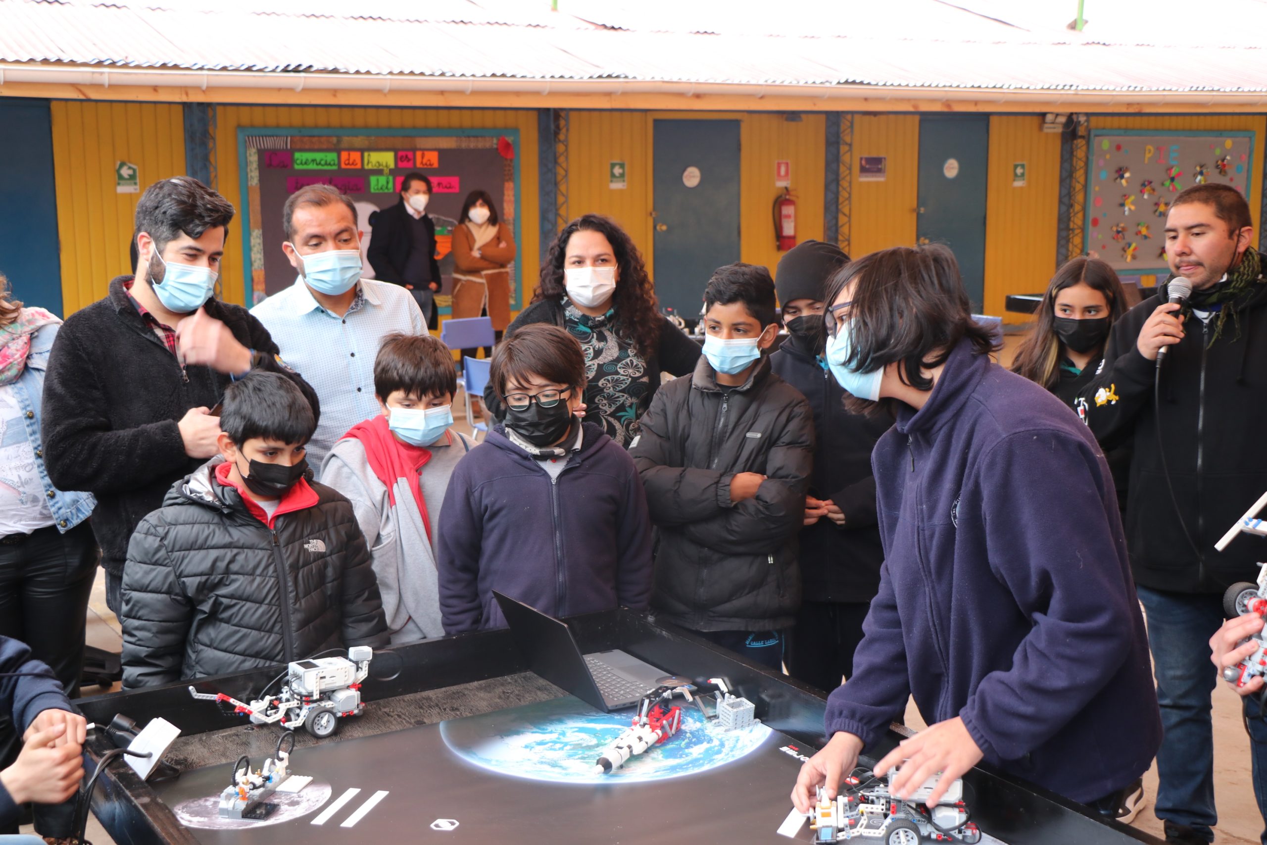 CALLE LARGA: Estudiantes de Calle Larga se lucieron en Segundo Encuentro Interescolar de Robótica 1 CALLE LARGA: Estudiantes de Calle Larga se lucieron en Segundo Encuentro Interescolar de Robótica