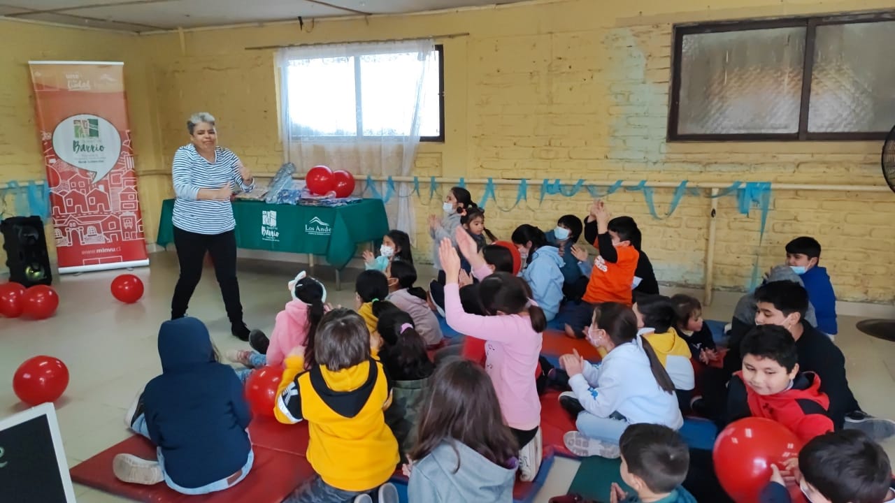 LOS ANDES: Con gran participación celebran Día de la Niñez en el barrio René Schneider 2 LOS ANDES: Con gran participación celebran Día de la Niñez en el barrio René Schneider