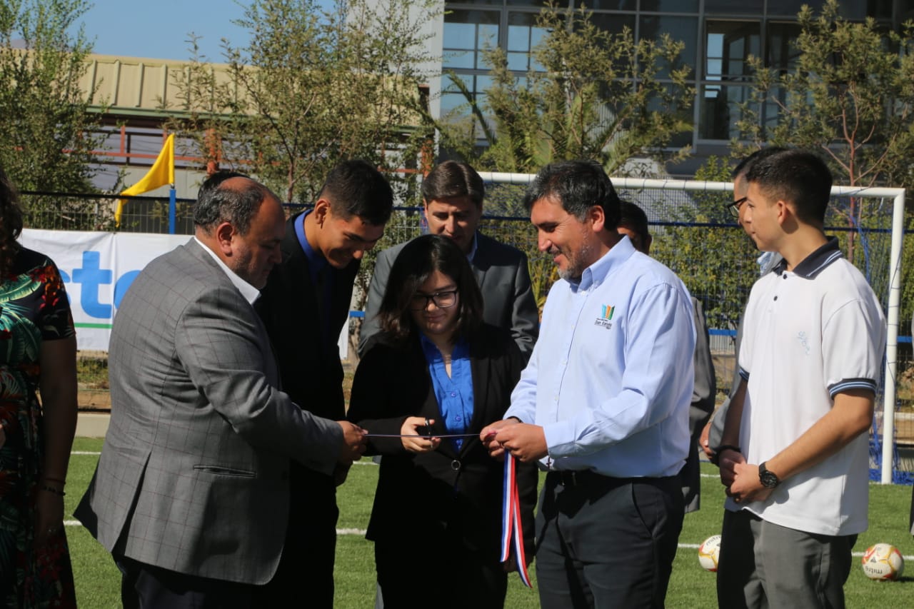 SAN ESTEBAN: <strong>San Esteban avanzó en la recuperación de espacios inaugurando su primera cancha de pasto sintético en el Liceo de la comuna</strong> 1 SAN ESTEBAN: <strong>San Esteban avanzó en la recuperación de espacios inaugurando su primera cancha de pasto sintético en el Liceo de la comuna</strong>