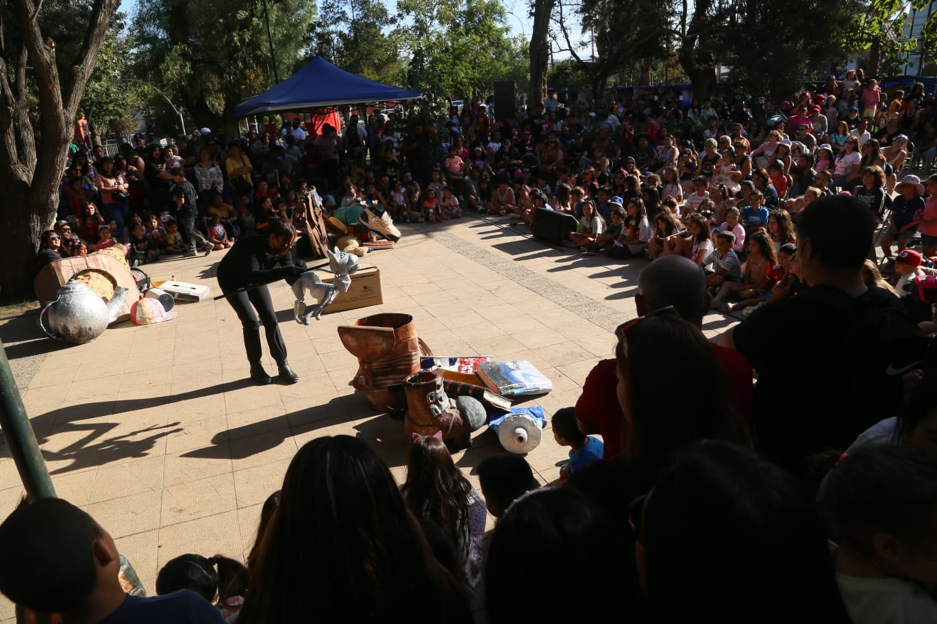 SAN ESTEBAN: Con gran éxito se presentó la obra de marionetas gigantes “El Gatito Mocho” en San Esteban 2 SAN ESTEBAN: Con gran éxito se presentó la obra de marionetas gigantes “El Gatito Mocho” en San Esteban