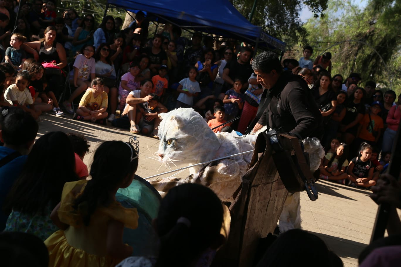SAN ESTEBAN: Con gran éxito se presentó la obra de marionetas gigantes “El Gatito Mocho” en San Esteban 1 SAN ESTEBAN: Con gran éxito se presentó la obra de marionetas gigantes “El Gatito Mocho” en San Esteban