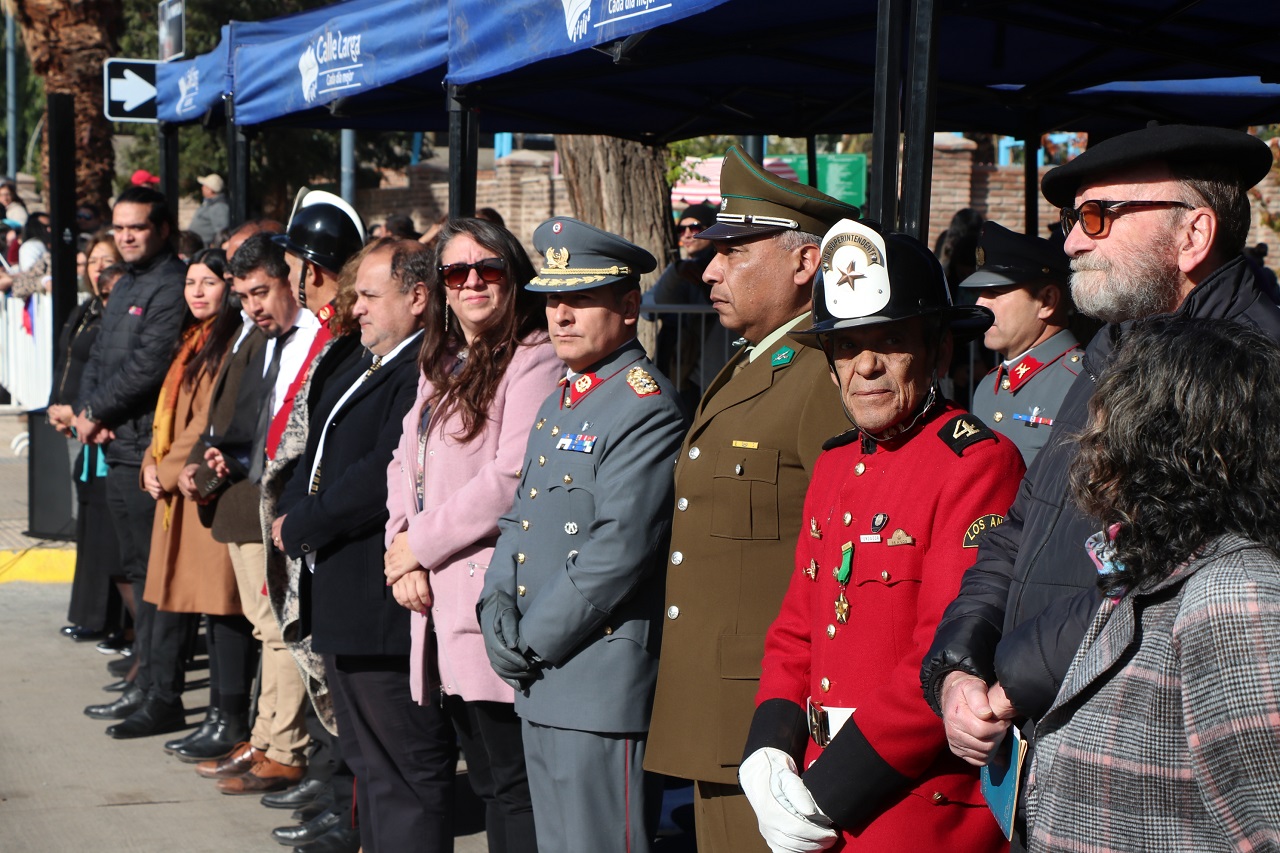 CALLE LARGA: Agrupaciones y estudiantes de Calle Larga desfilaron en Conmemoración del Día de las Glorias Navales 2024 1 CALLE LARGA: Agrupaciones y estudiantes de Calle Larga desfilaron en Conmemoración del Día de las Glorias Navales 2024