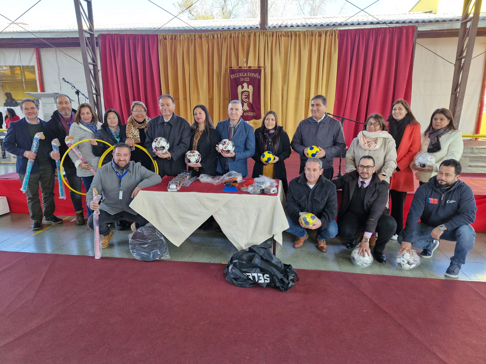 ACONCAGUA: Más de 100 millones en implementación deportiva entregó el programa Crecer en Movimiento en el Aconcagua 1 ACONCAGUA: Más de 100 millones en implementación deportiva entregó el programa Crecer en Movimiento en el Aconcagua