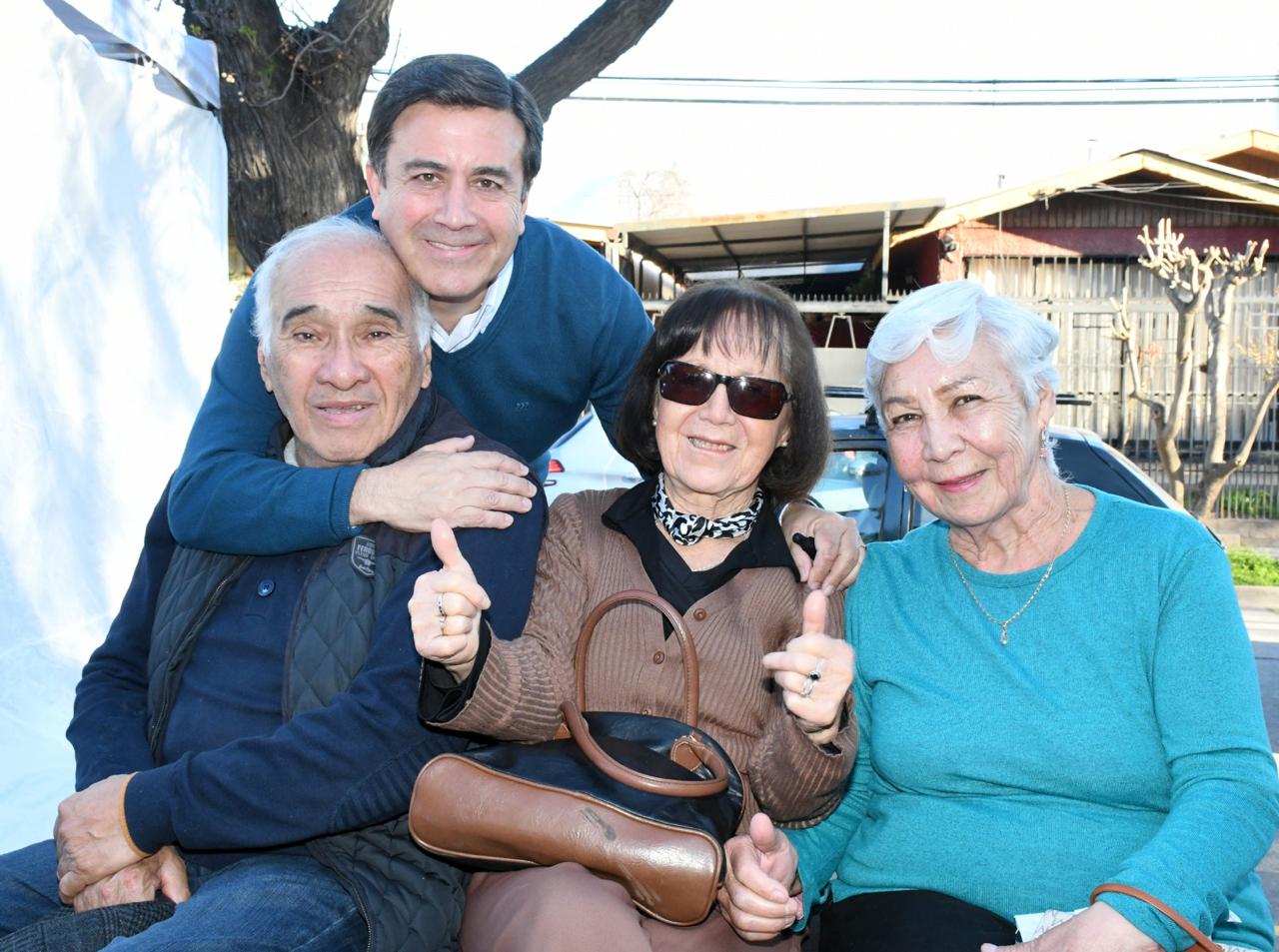 LOS ANDES: Manuel Rivera: “Agradezco tanto cariño de los vecinos mostrado durante todo este período” 1 LOS ANDES: Manuel Rivera: “Agradezco tanto cariño de los vecinos mostrado durante todo este período”