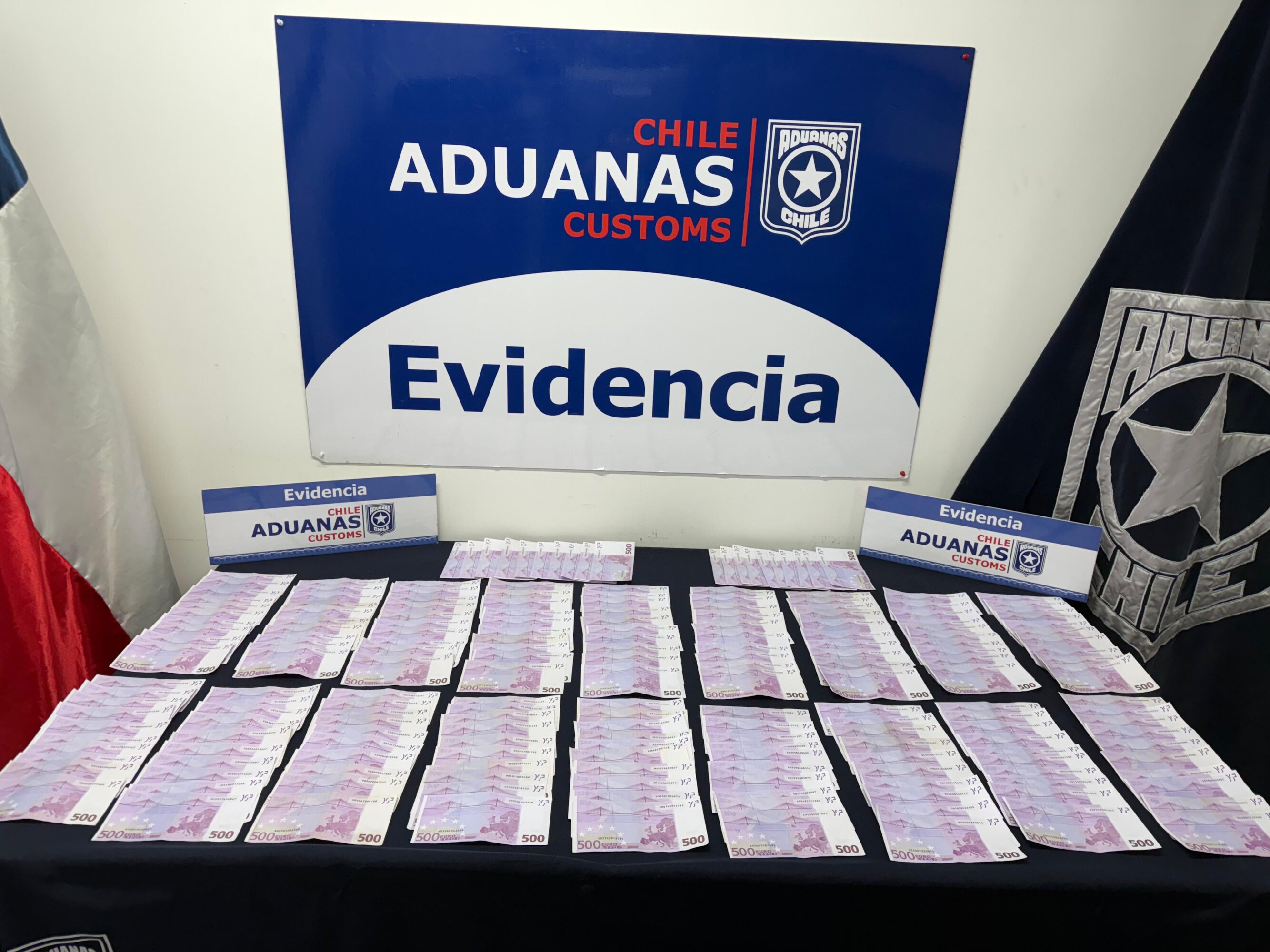 LOS ANDES: Conductor argentino es sorprendido con más de 100 mil euros adosados al cuerpo al ingresar por Los Libertadores 2 LOS ANDES: Conductor argentino es sorprendido con más de 100 mil euros adosados al cuerpo al ingresar por Los Libertadores