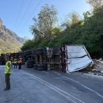 LOS ANDES: [VIDEO] Indignación por saqueo tras violento accidente en sector Guardia Vieja