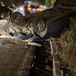 CALLE LARGA: Tres personas lesionadas, uno de ellos con lesiones graves, tras volcamiento en Avenida Pascual Baburizza
